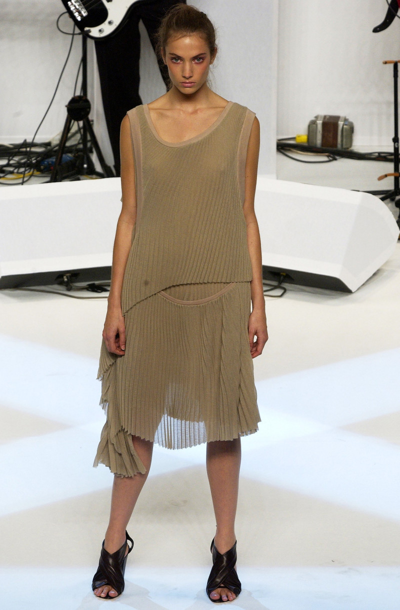 Hussein Chalayan fashion show for Spring/Summer 2003