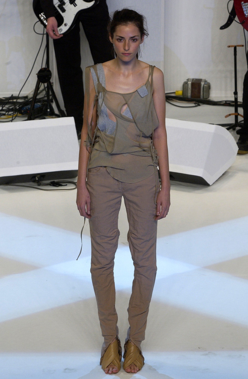 Hussein Chalayan fashion show for Spring/Summer 2003