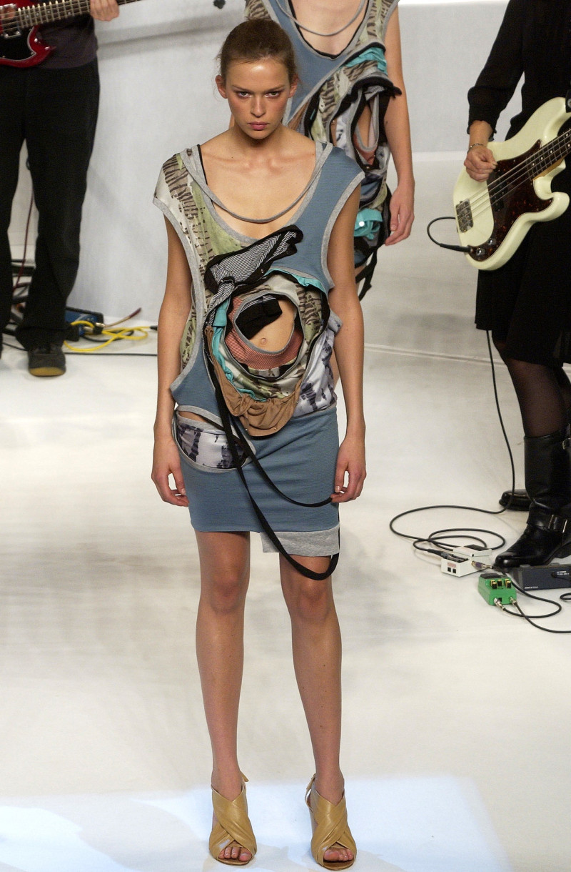 Hussein Chalayan fashion show for Spring/Summer 2003