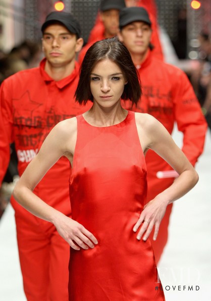 Mariacarla Boscono featured in  the Hugo Boss fashion show for Spring/Summer 2008