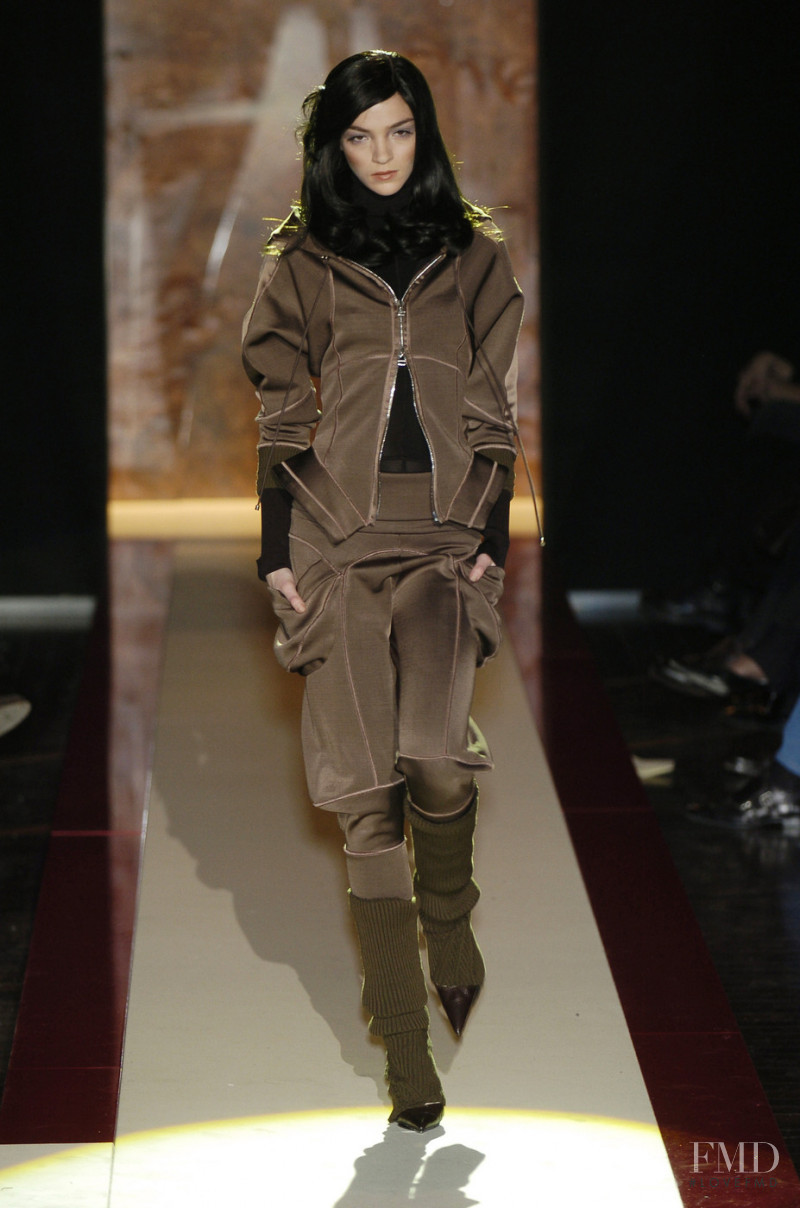 Mariacarla Boscono featured in  the Gianfranco Ferré fashion show for Autumn/Winter 2004
