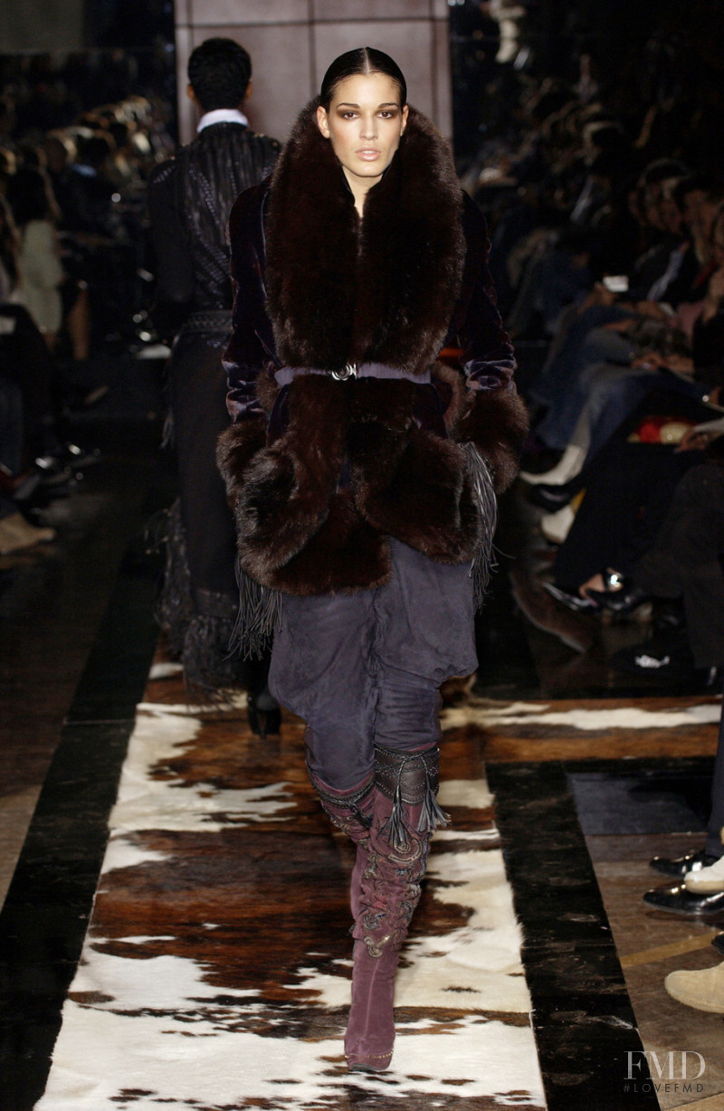 Gianfranco Ferré fashion show for Autumn/Winter 2005
