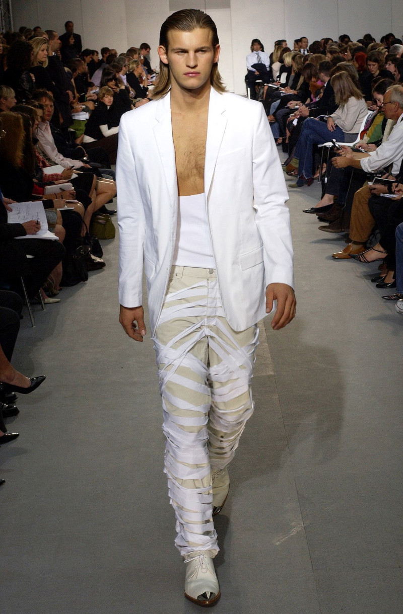 Helmut Lang fashion show for Spring/Summer 2004