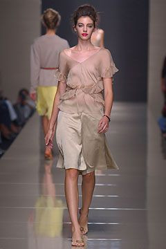 Alberta Ferretti fashion show for Spring/Summer 2004