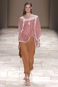 Givenchy fashion show for Spring/Summer 2004