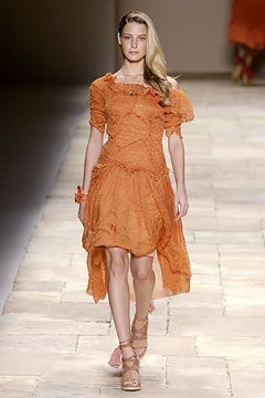 Givenchy fashion show for Spring/Summer 2004