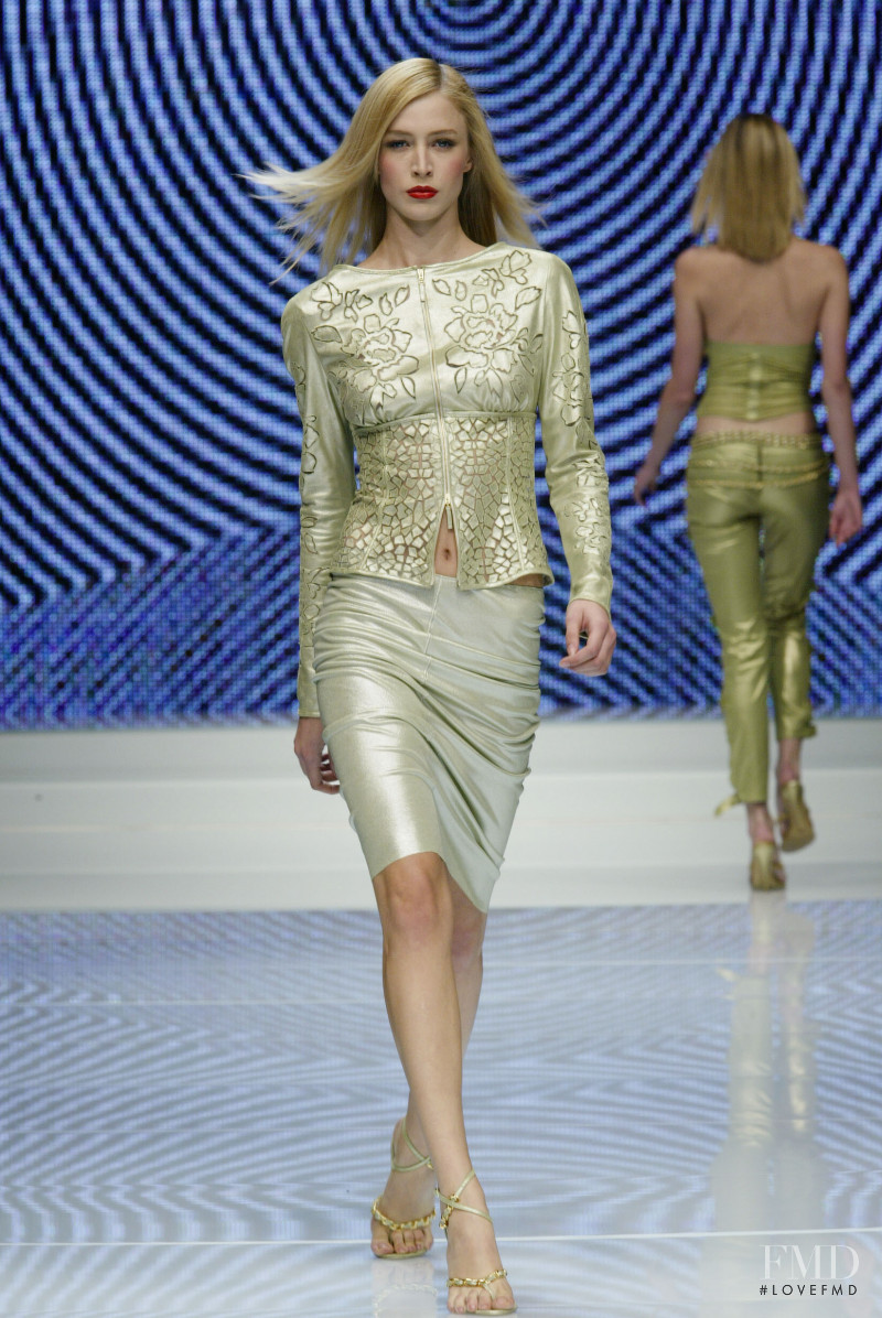 Raquel Zimmermann featured in  the roccobarocco fashion show for Spring/Summer 2004