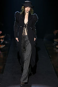 Gianfranco Ferré fashion show for Autumn/Winter 2003