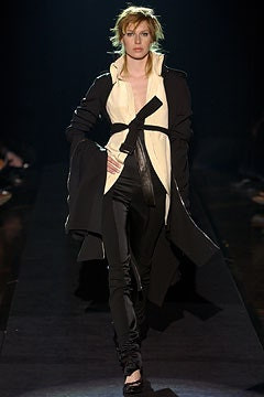 Gianfranco Ferré fashion show for Autumn/Winter 2003