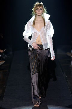 Gianfranco Ferré fashion show for Autumn/Winter 2003
