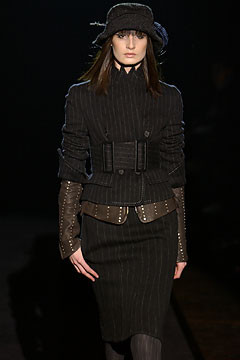 Gianfranco Ferré fashion show for Autumn/Winter 2003