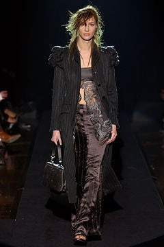 Gianfranco Ferré fashion show for Autumn/Winter 2003