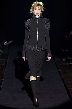 Gianfranco Ferré fashion show for Autumn/Winter 2003
