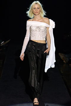 Gianfranco Ferré fashion show for Autumn/Winter 2003