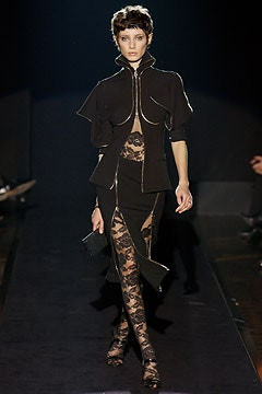 Gianfranco Ferré fashion show for Autumn/Winter 2003