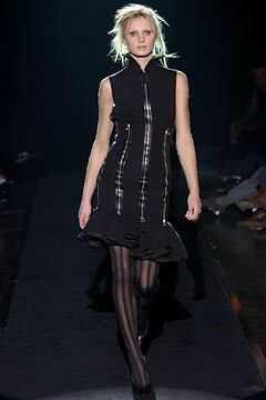 Gianfranco Ferré fashion show for Autumn/Winter 2003