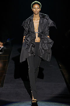 Gianfranco Ferré fashion show for Autumn/Winter 2003