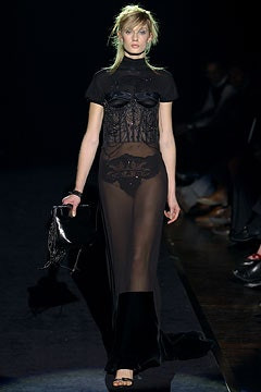 Gianfranco Ferré fashion show for Autumn/Winter 2003
