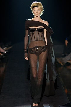 Gianfranco Ferré fashion show for Autumn/Winter 2003