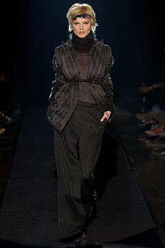 Gianfranco Ferré fashion show for Autumn/Winter 2003