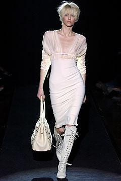 Gianfranco Ferré fashion show for Autumn/Winter 2003