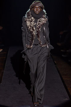 Gianfranco Ferré fashion show for Autumn/Winter 2003