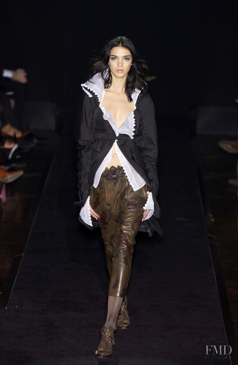 Mariacarla Boscono featured in  the Gianfranco Ferré fashion show for Autumn/Winter 2003