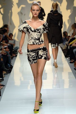 Moschino fashion show for Spring/Summer 2006