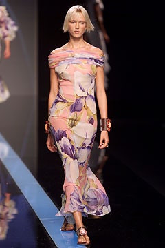 Valentino fashion show for Spring/Summer 2002