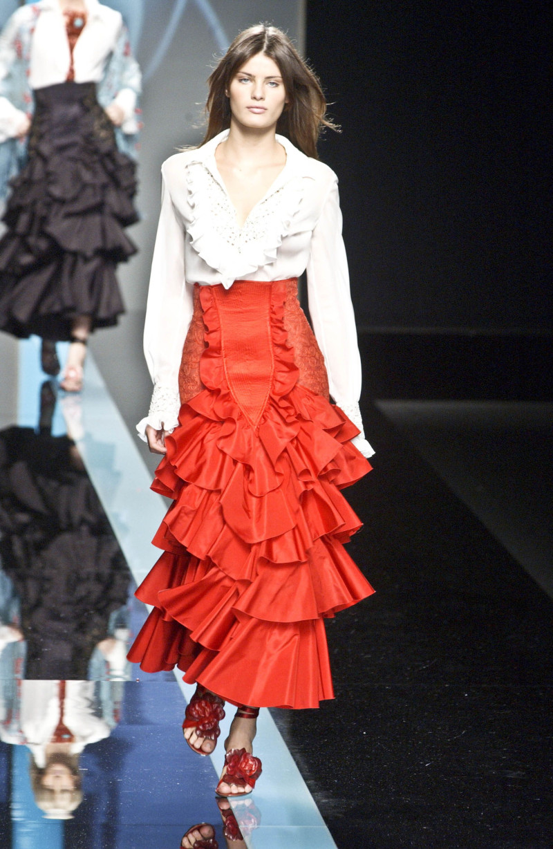 Isabeli Fontana featured in  the Valentino fashion show for Spring/Summer 2002
