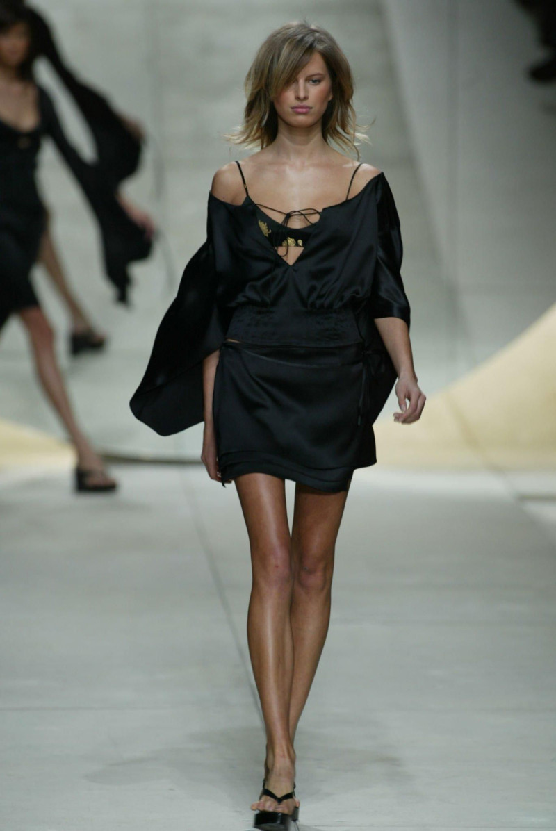 Karolina Kurkova featured in  the Paco Rabanne fashion show for Spring/Summer 2003
