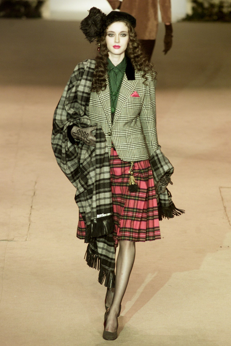 Saint Laurent fashion show for Spring/Summer 2002