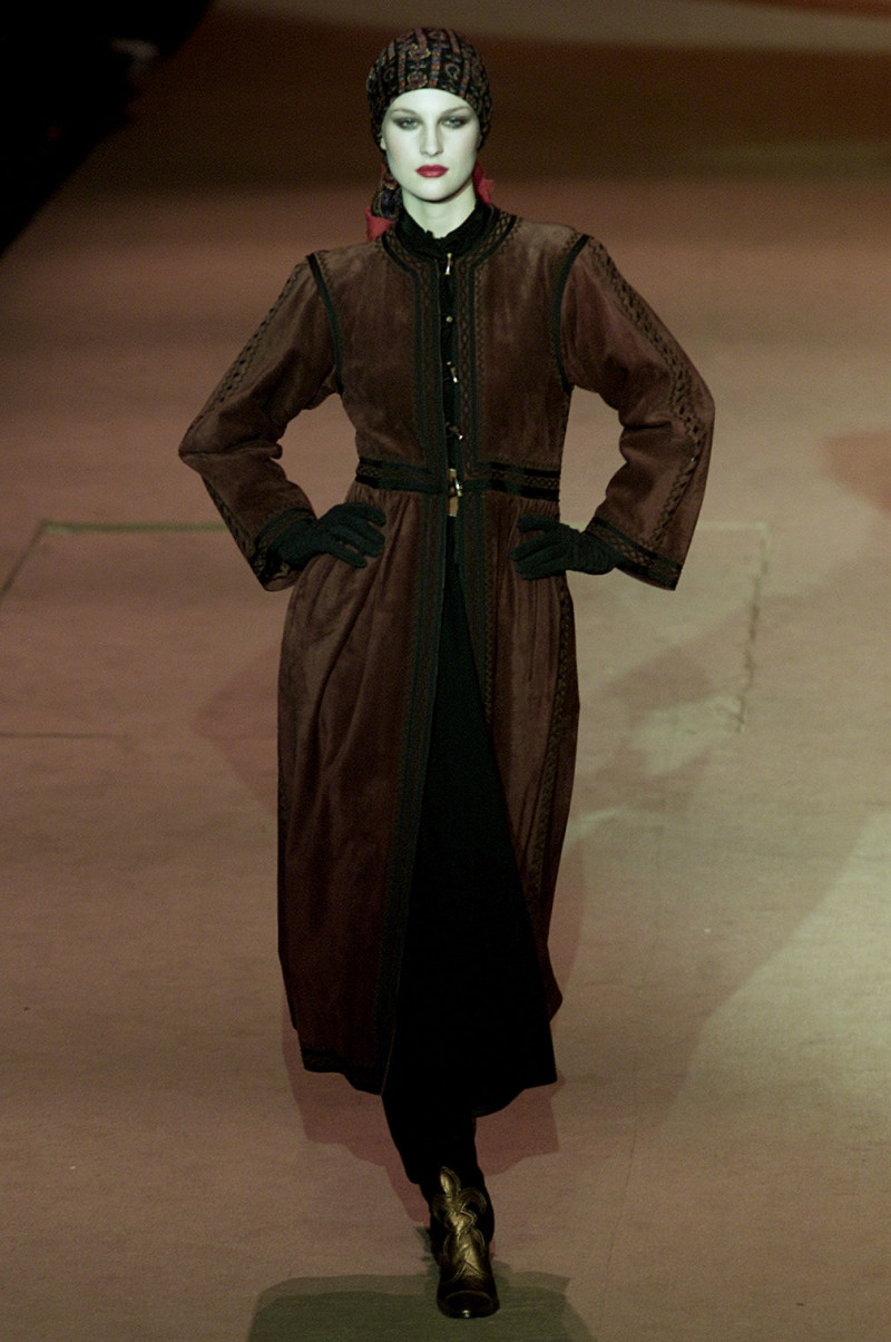 Saint Laurent fashion show for Spring/Summer 2002