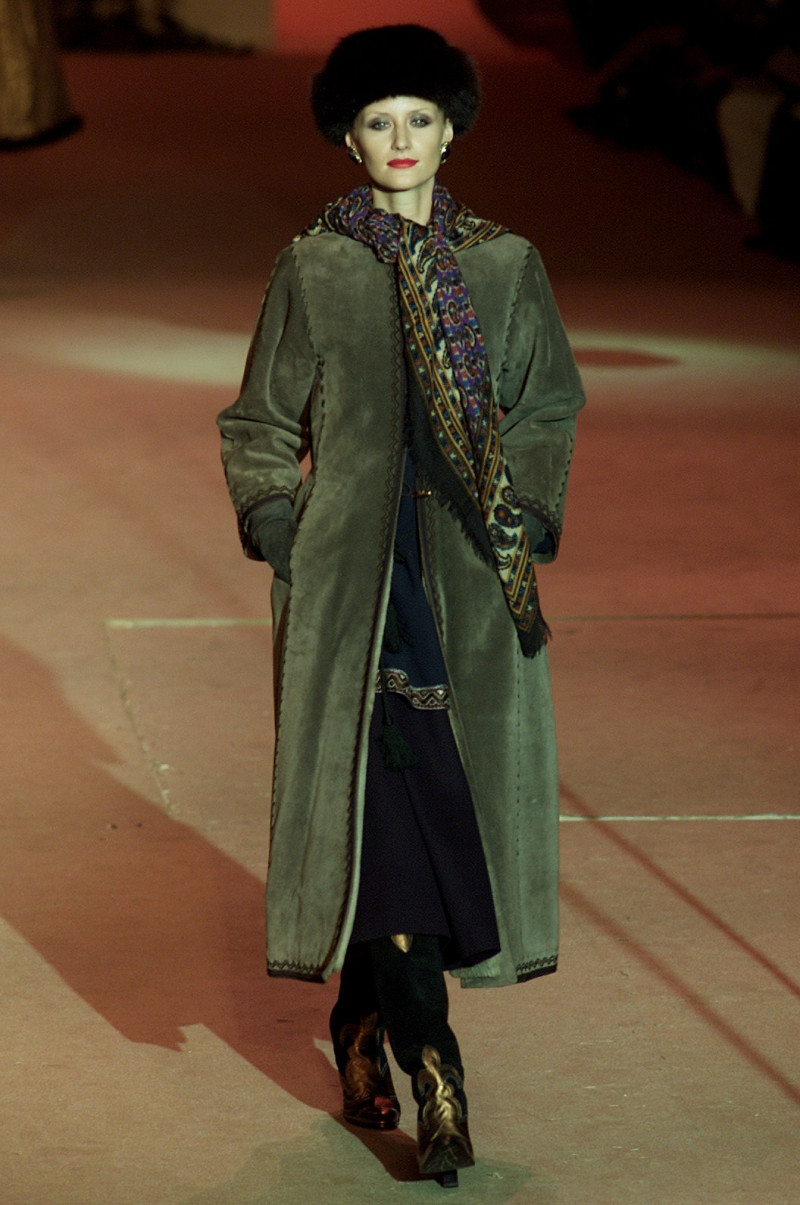 Saint Laurent fashion show for Spring/Summer 2002