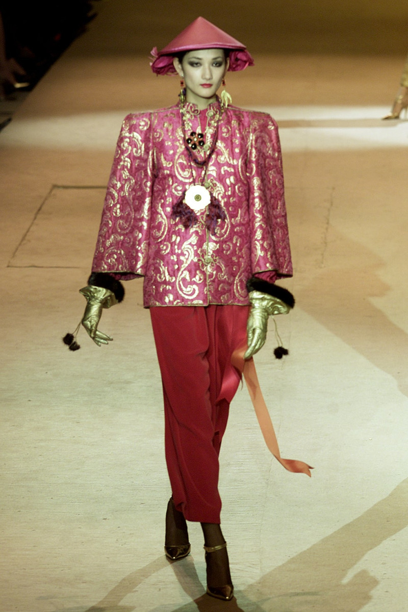Saint Laurent fashion show for Spring/Summer 2002