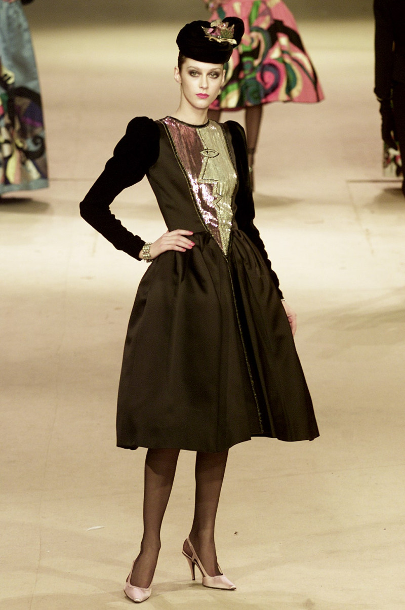 Saint Laurent fashion show for Spring/Summer 2002