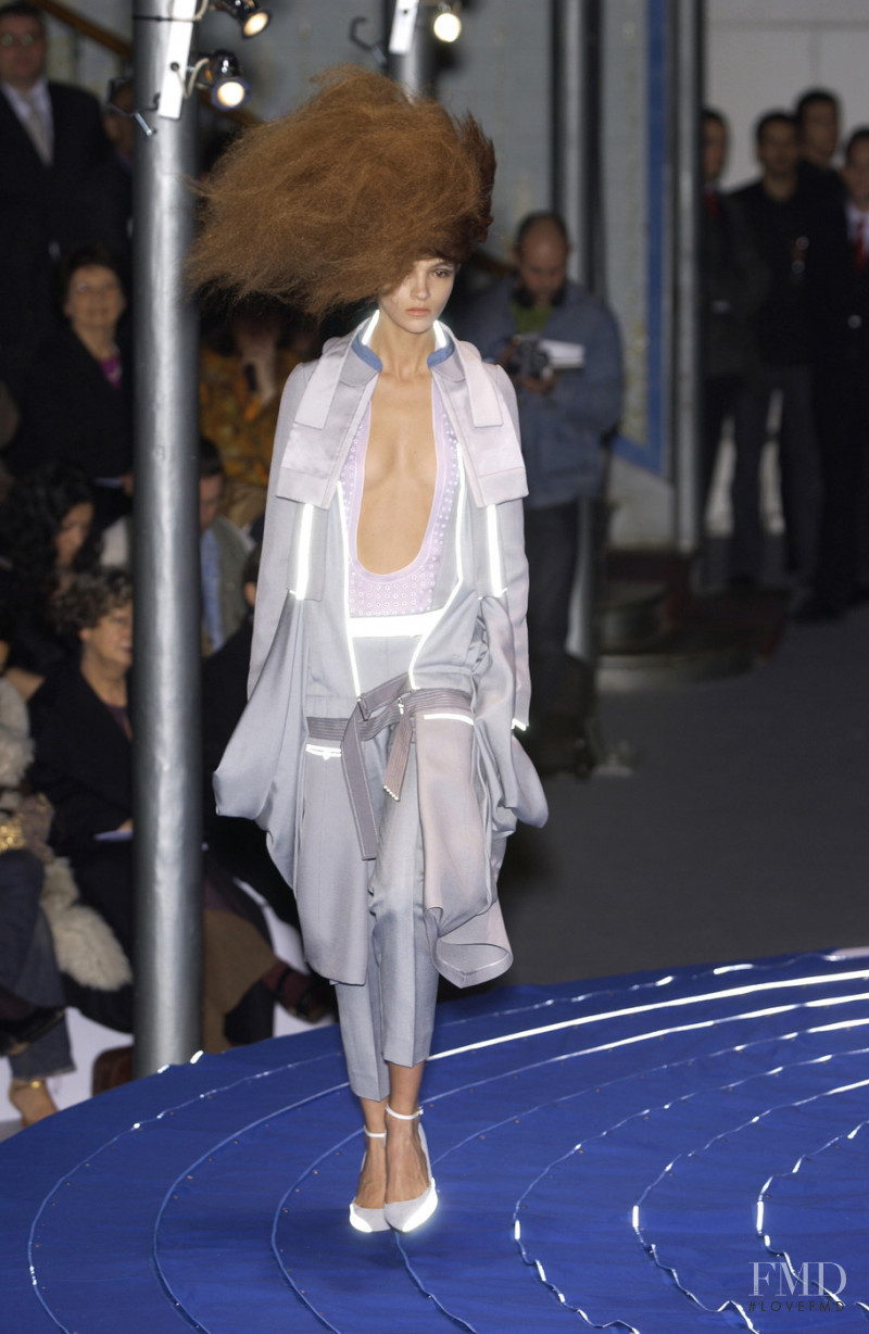Mariacarla Boscono featured in  the Louis Feraud fashion show for Spring/Summer 2002
