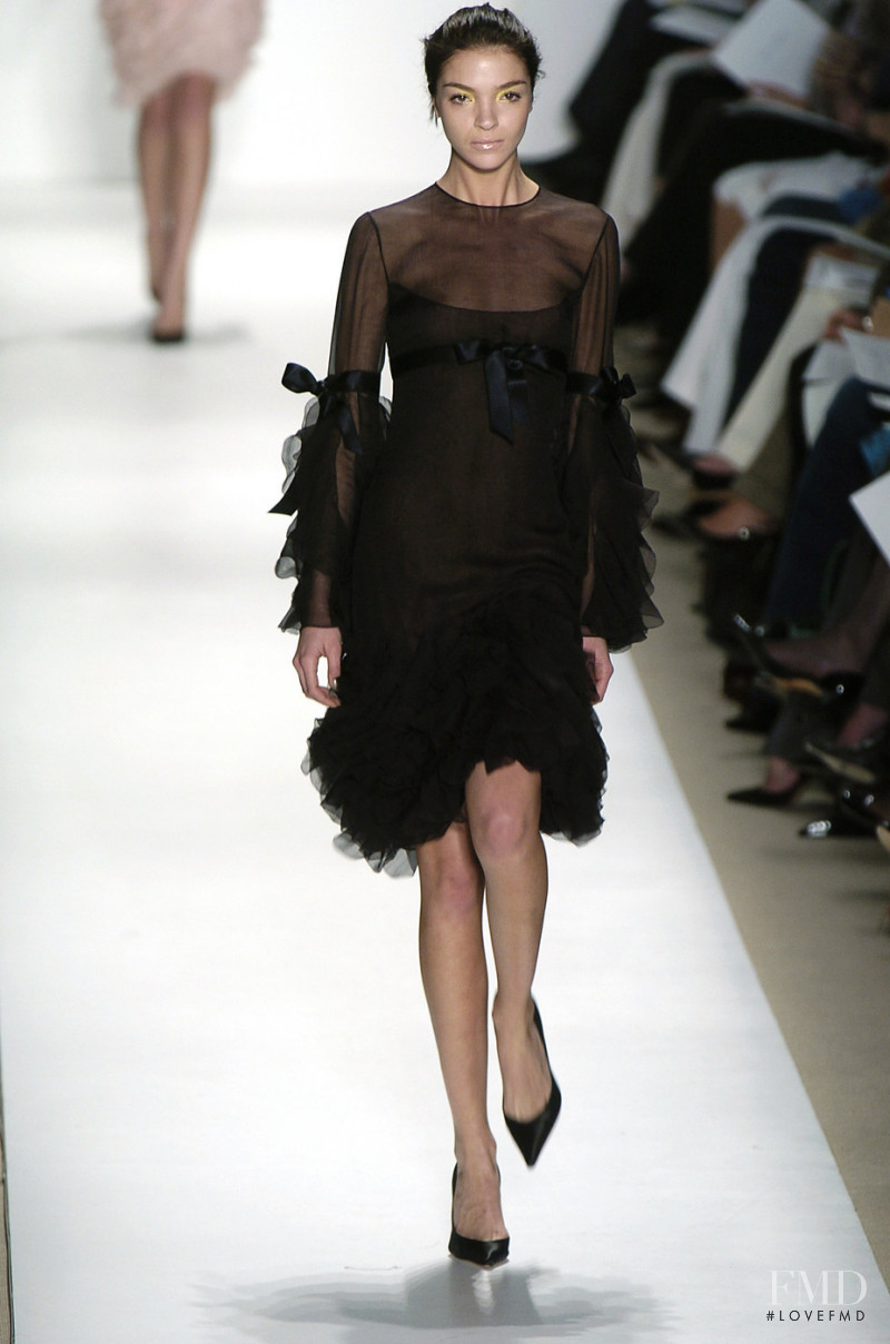 Mariacarla Boscono featured in  the Oscar de la Renta fashion show for Autumn/Winter 2004