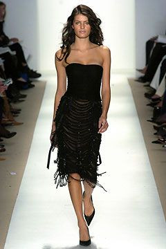 Isabeli Fontana featured in  the Oscar de la Renta fashion show for Autumn/Winter 2004