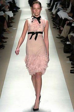 Oscar de la Renta fashion show for Autumn/Winter 2004