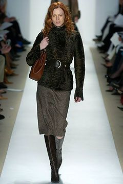 Oscar de la Renta fashion show for Autumn/Winter 2004