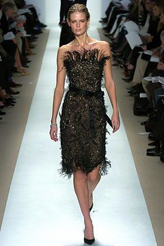 Oscar de la Renta fashion show for Autumn/Winter 2004
