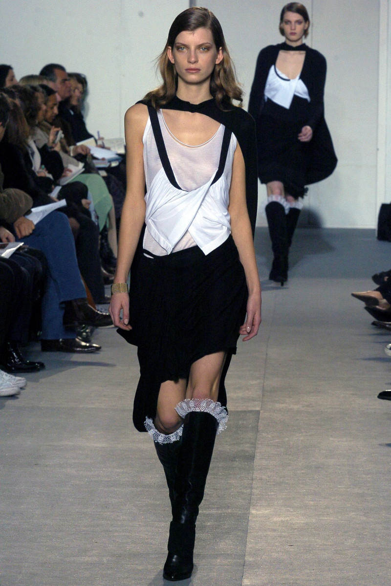Helmut Lang fashion show for Autumn/Winter 2004