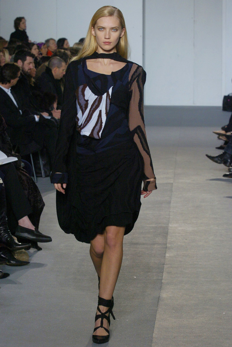 Helmut Lang fashion show for Autumn/Winter 2004