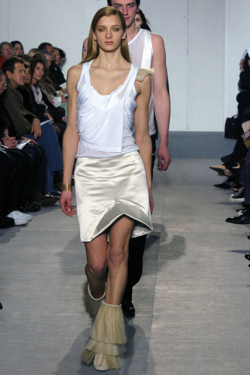 Helmut Lang fashion show for Autumn/Winter 2004