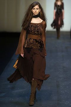 Anna Molinari fashion show for Autumn/Winter 2004