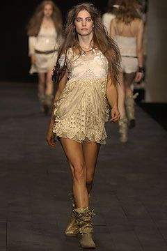 Anna Molinari fashion show for Spring/Summer 2004