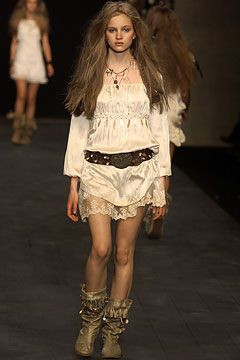 Anna Molinari fashion show for Spring/Summer 2004