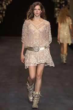 Anna Molinari fashion show for Spring/Summer 2004