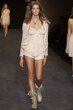 Anna Molinari fashion show for Spring/Summer 2004